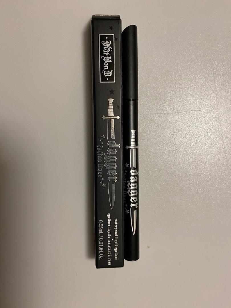 dagger eyeliner
