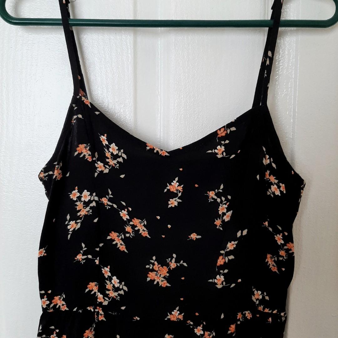 H\u0026M Divided | Floral Dress (Black 