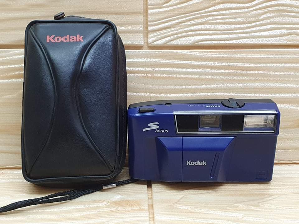Appareil Photo Vintage Kodak S100 EF – Compact 35mm, Flash Intégré, étui Inclus (1987)