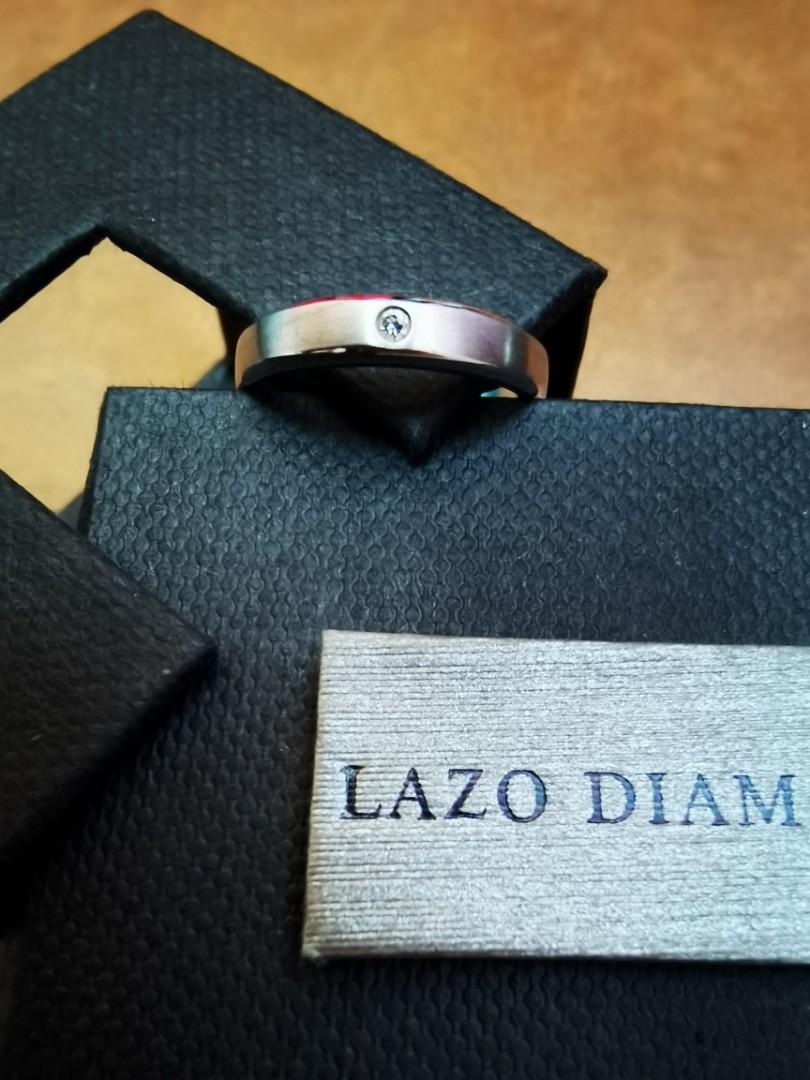 LAZO DIAMOND 375 WHITE GOLD RING