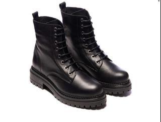 L’intervalle combat boots