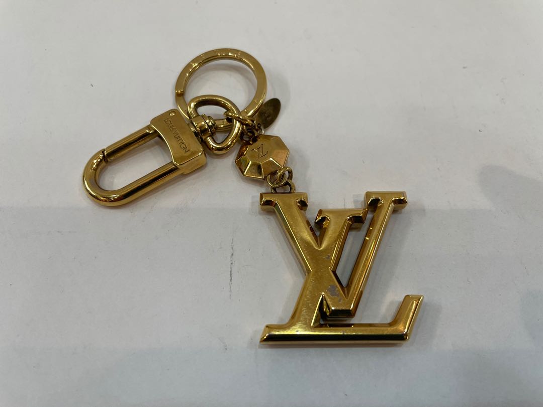 Lv facettes bag charm hot sale