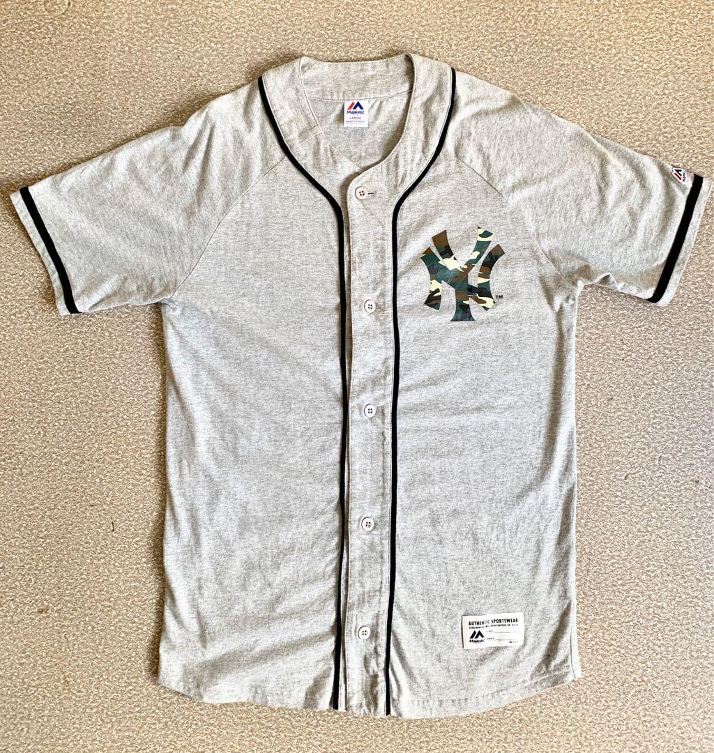 Gucci new York Yankees t shirt, Men's Fashion, Tops & Sets, Tshirts & Polo  Shirts on Carousell