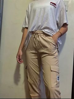 (Category: ) located in . Submitted by sofiaxpreloved (Listing ID 1061289253, Image 1). Description: .