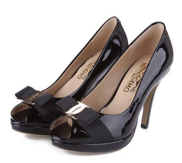 Salvatore ferragamo peep toe pumps shop