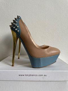 Tony Bianco Ezme Pumps