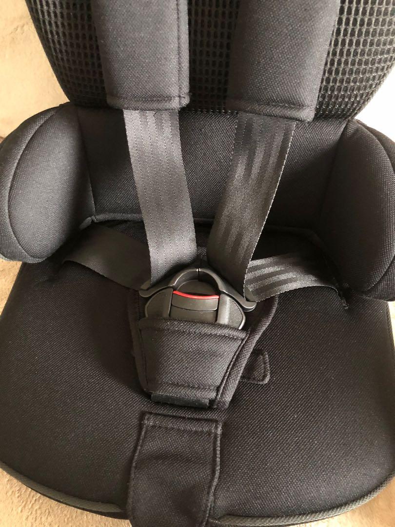 URBAN KANGA PORTABLE CAR SEAT, Babies & Kids, Going Out, Car Seats on