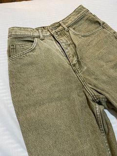 (Category: ) located in . Submitted by declutter_my_closet (Listing ID 1061245053, Image 1). Description: .