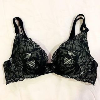 (Category: ) located in . Submitted by chuteypie (Listing ID 1061213073, Image 1). Description: .