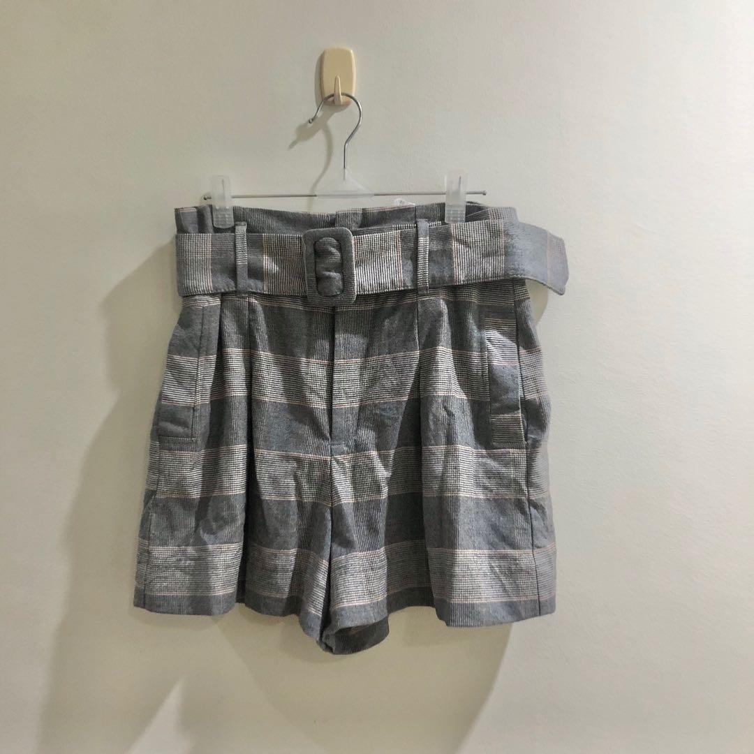Zara shorts (Category: Shorts) located in Davao. Submitted by limebliss (Listing ID 1061279990, Image 1). Description: .