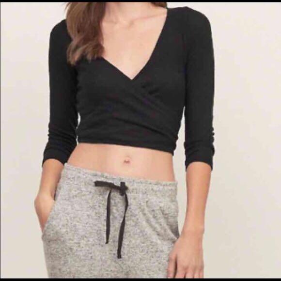Abercrombie u0026 Fitch Wrap-Front Crop Top, Women's Fashion, Tops, Sleeveless  on Carousell