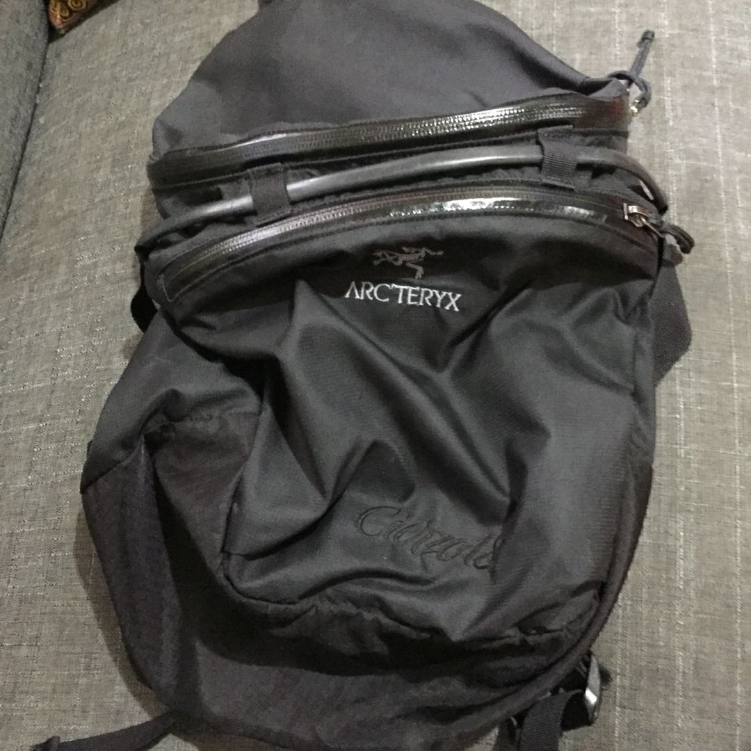 Arcteryx cierzo hot sale 18 backpack