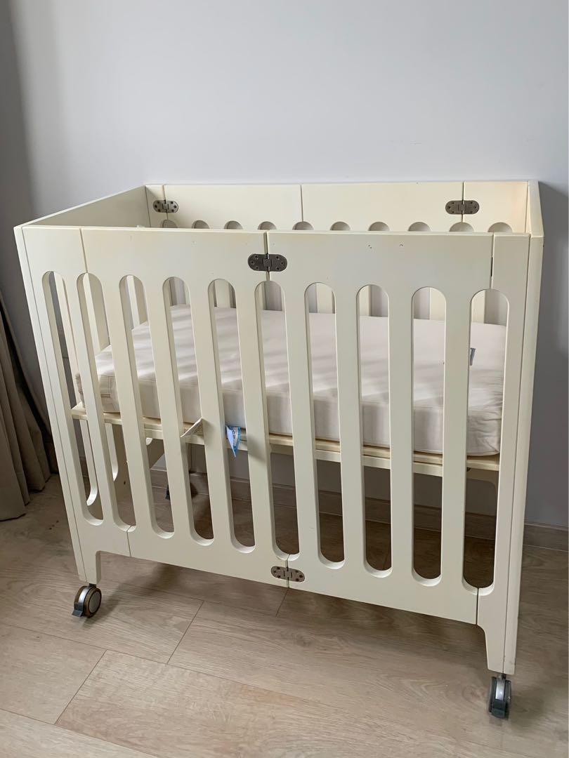 Bloom Alma Mini Crib (free baby cot), Babies & Kids, Baby Nursery