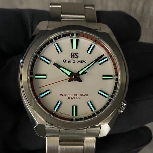 BNIB Grand Seiko Quartz SBGX341 Magnetic resistance 40,000A / m White Dial  Men Watch, Mobile Phones & Gadgets, Wearables & Smart Watches on Carousell