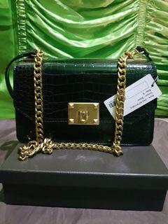 Charles and keith ori counter