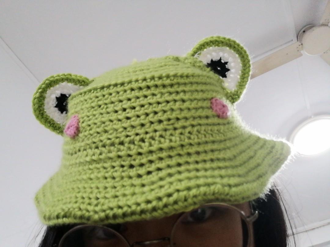 Frog hat crochet pattern