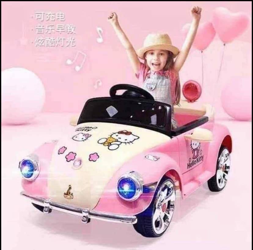 Hello kitty car photo view 1
