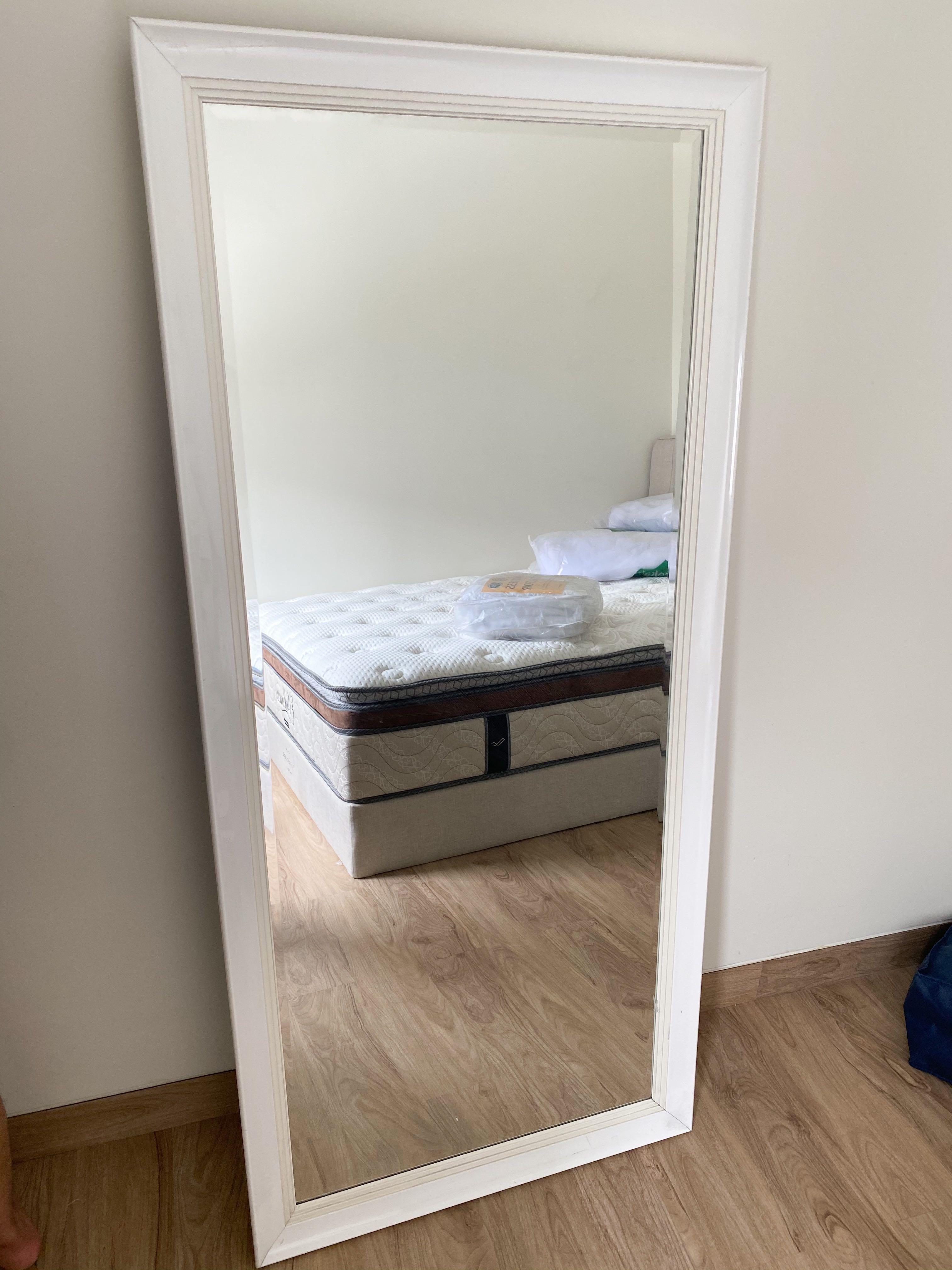 Standing mirror outlet informa