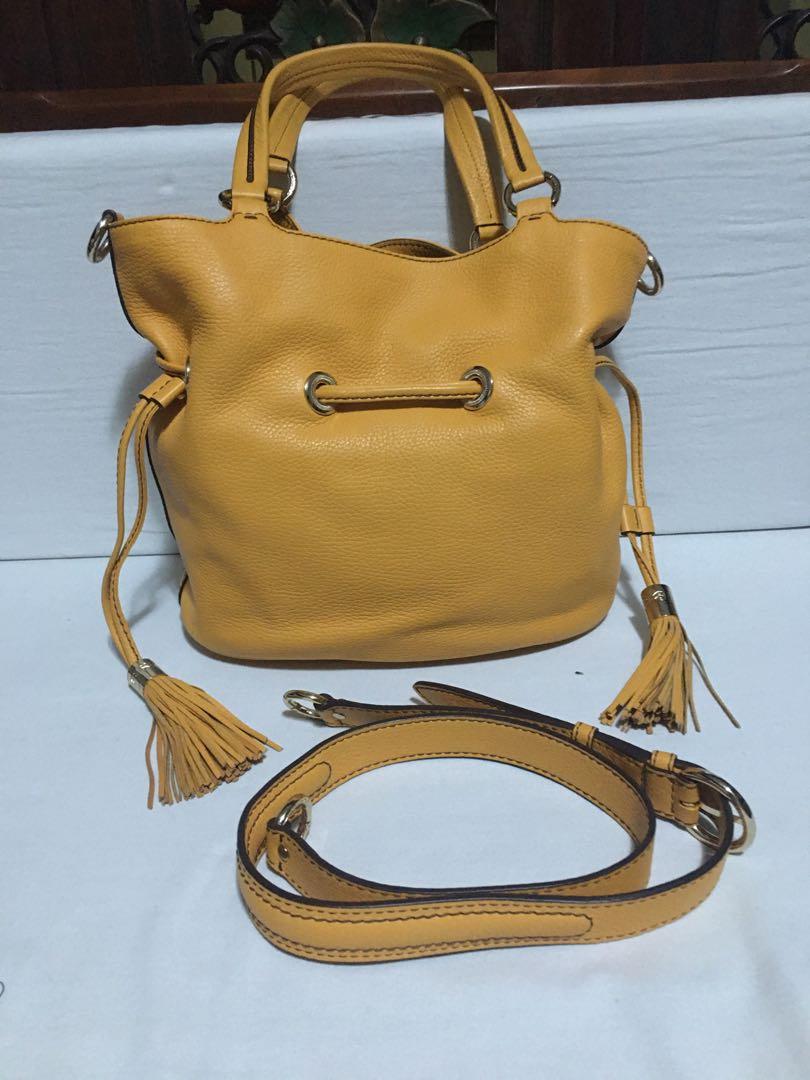 Lancel Premier Flirt Bucket bag (Category: Luxury Bags & Wallets) located in Quezon City. Submitted by limebasil (Listing ID 1061459083, Image 3). Description: Guaranteed authentic or your money back Can be worn as a crossbody or shoulder bag No flaws, like brand new Details: Petrol blue textile lining One outside pocket Adjustable and removable leather long strap One inside zip pocket, one patch pocket and one phone pocket Made in Italy Medium s
