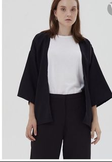 (Kategori: ) berada di . Dikirim oleh value_wardrobe (ID iklan 1060966806, Gambar 1). Deskripsi: .