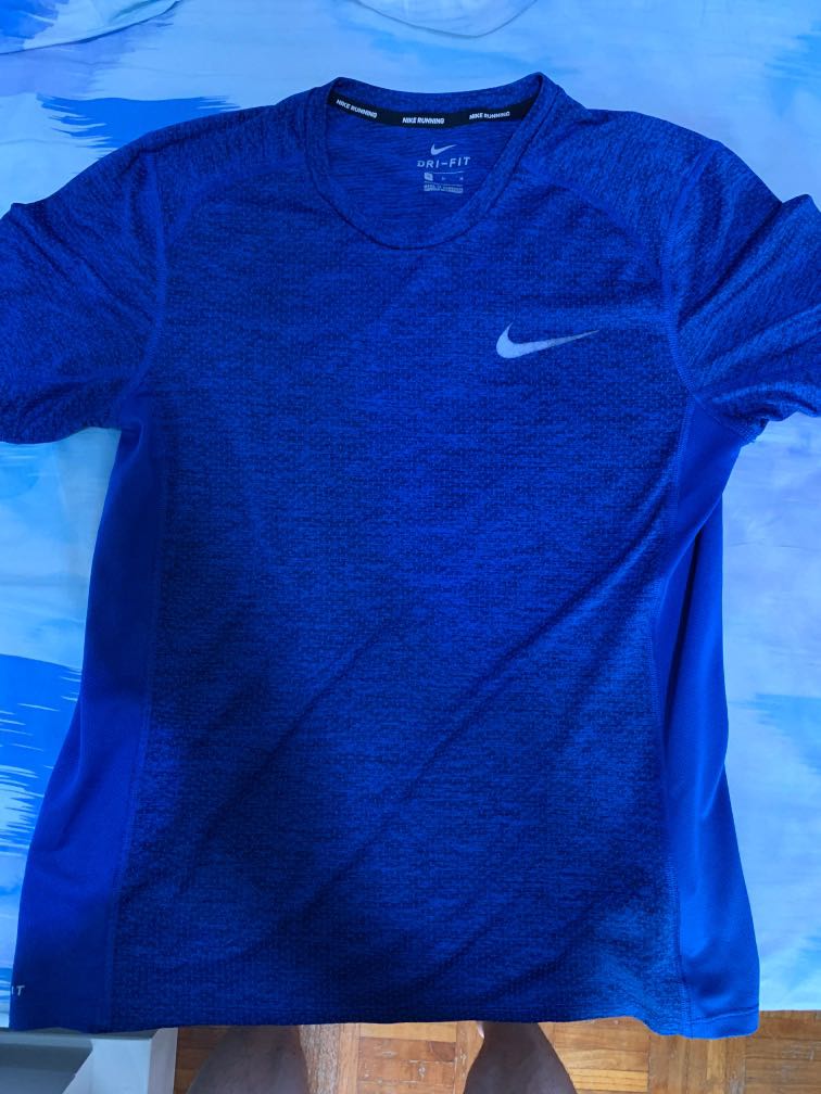 nike running shirt