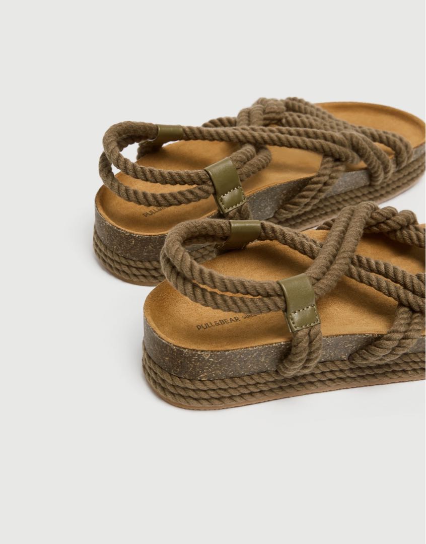 Pull and clearance bear sandals