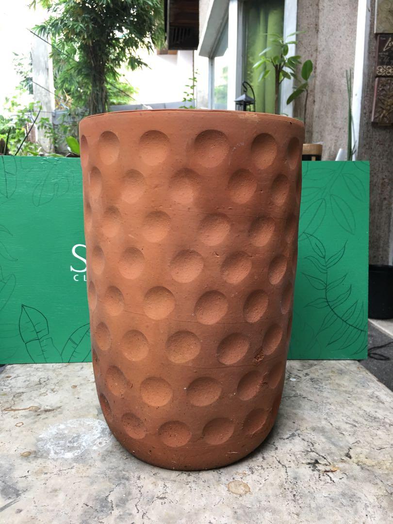 Polka Dot Cylinder and U-Shape Clay Pots (Category: Gardening Tools & Ornaments) located in Pasig City. Submitted by storebericpp (Listing ID 1061443760, Image 2). Description: Small - 190 Medium - 220 Large - 240 🚚: Mr. Speedy/Lalamove or Pick-up 💵: BPI/ GCash.