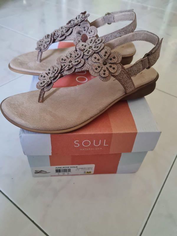 naturalizer rose gold