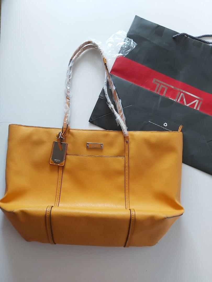 Tumi villa on sale q tote