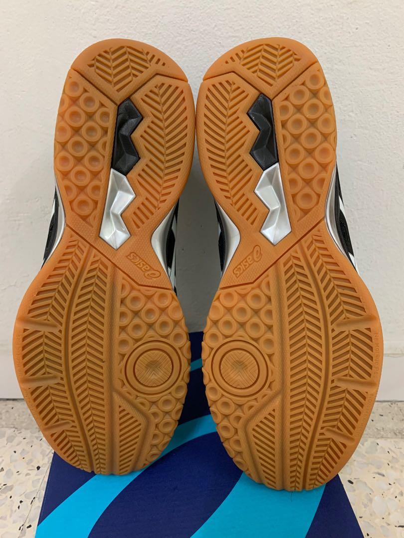 gel rocket 9 badminton