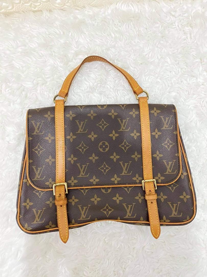Auth Lv (Category: Luxury Bags & Wallets) located in Davao. Submitted by gingerdust (Listing ID 1061662318, Image 1). Description: .