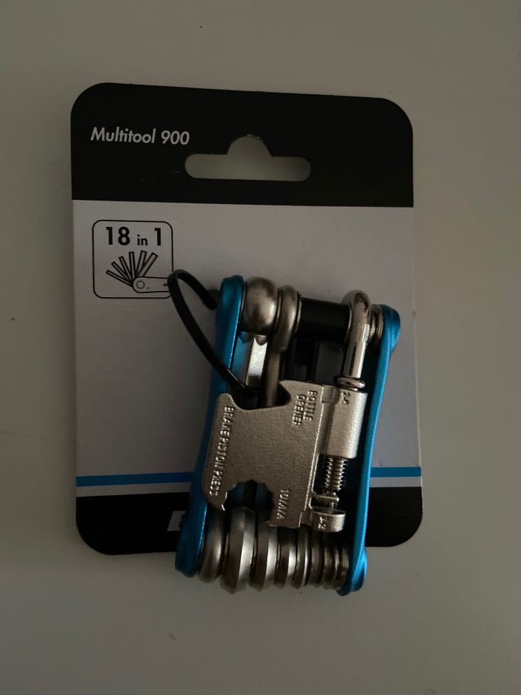 Btwin multitool on sale 900