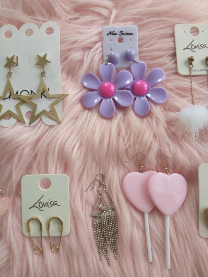 Lovisa pom pom earrings outlet