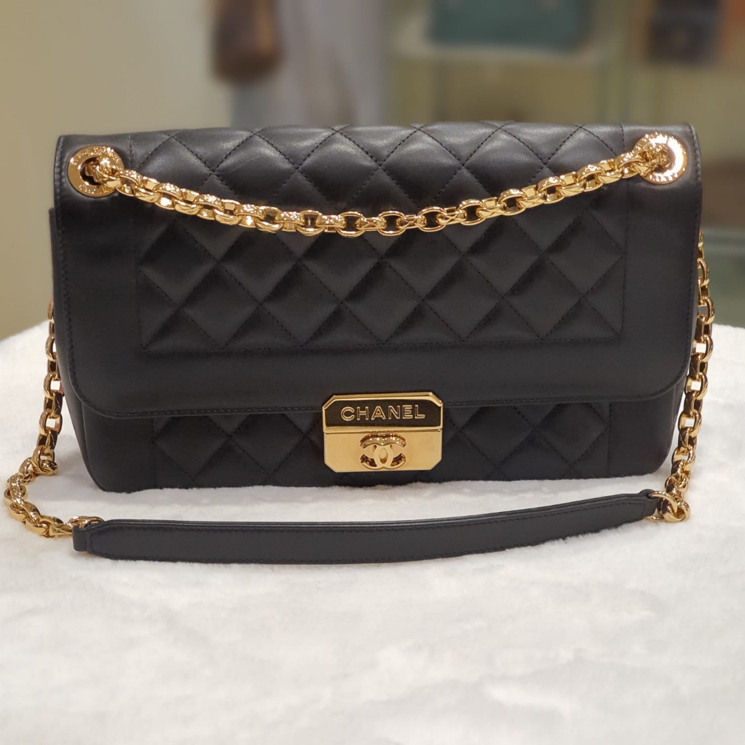 chanel shoulder bag