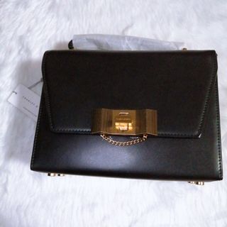 (Category: ) located in . Submitted by wardrobe_clearing (Listing ID 1061635392, Image 1). Description: .