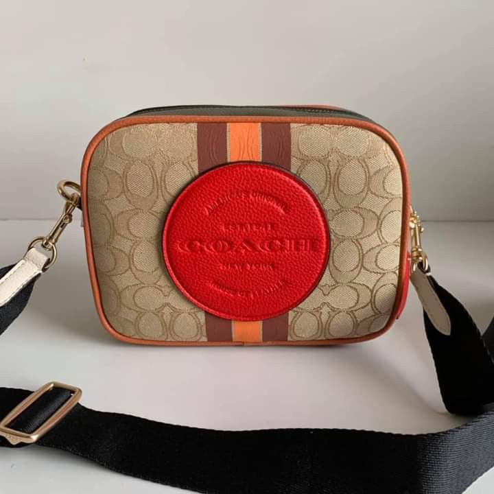 Coach Dempsey Camera Bag in Signature, Women's Fashion, Bags & Wallets