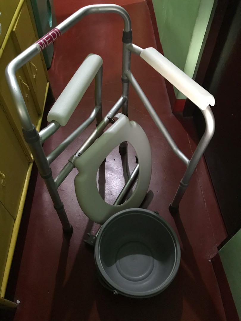 Commode Chair Heavy Duty (Foldable and Portable Urinal Chair