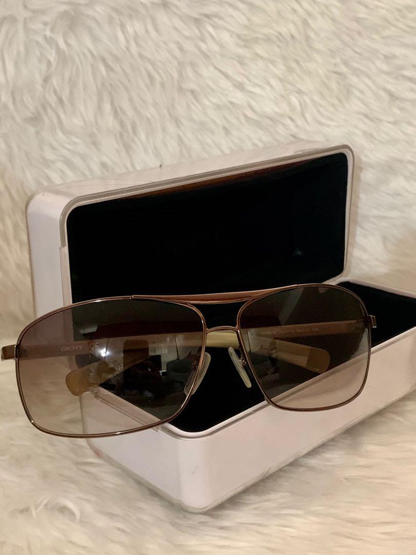DKNY Sunglass DY5016 Brown Lens (Category: Sunglasses & Eyewear) located in Muntinlupa City. Submitted by mc_shopgram (Listing ID 1061646604, Image 1). Description: 💯 Authentic. Mint condition. With case. MOP: Gcash.