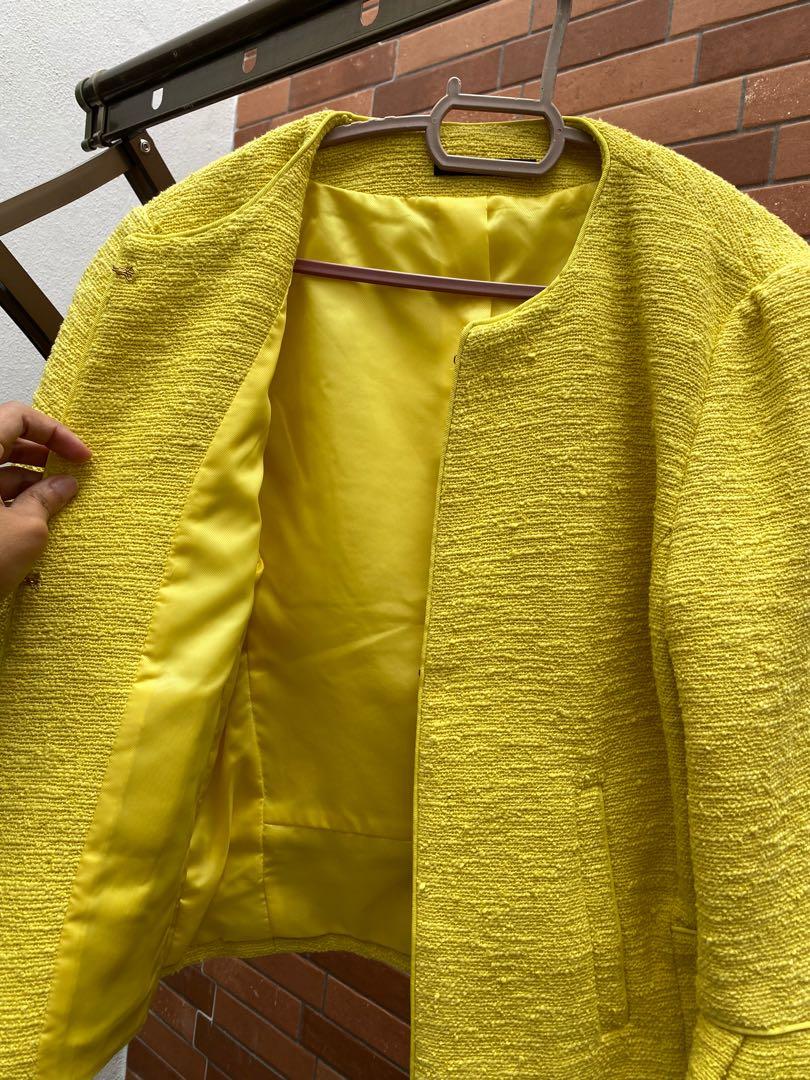 Espirit jacket (Category: Coats, Jackets and Outerwear) located in Kuala Lumpur. Submitted by stylestalker (Listing ID 1061619029, Image 2). Description: Pakai sekali je.