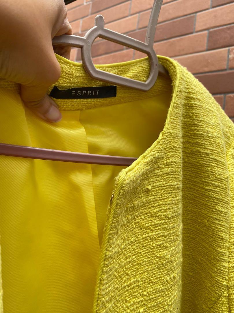 Espirit jacket (Category: Coats, Jackets and Outerwear) located in Kuala Lumpur. Submitted by stylestalker (Listing ID 1061619029, Image 3). Description: Pakai sekali je.