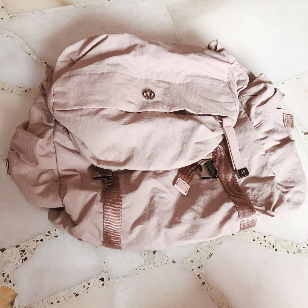lululemon back to me bag