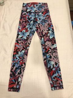 (Category: ) located in . Submitted by ultimateshoppingqueen (Listing ID 1061667497, Image 1). Description: .