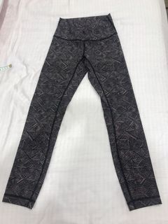 (Category: ) located in . Submitted by ultimateshoppingqueen (Listing ID 1061665877, Image 1). Description: .