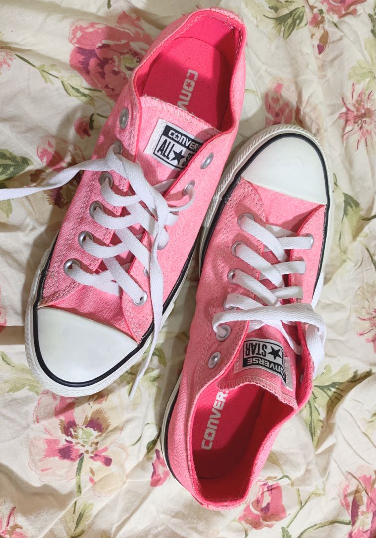 converse pink low cut