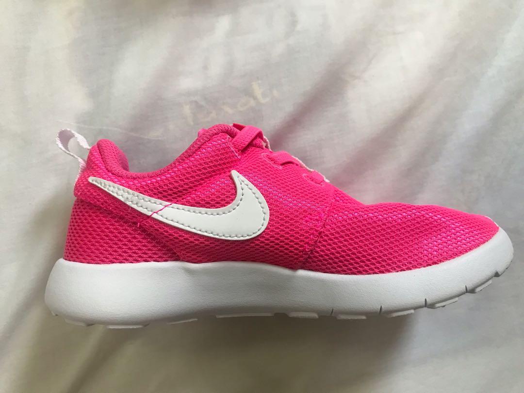 Childrens pink nike trainers cheap