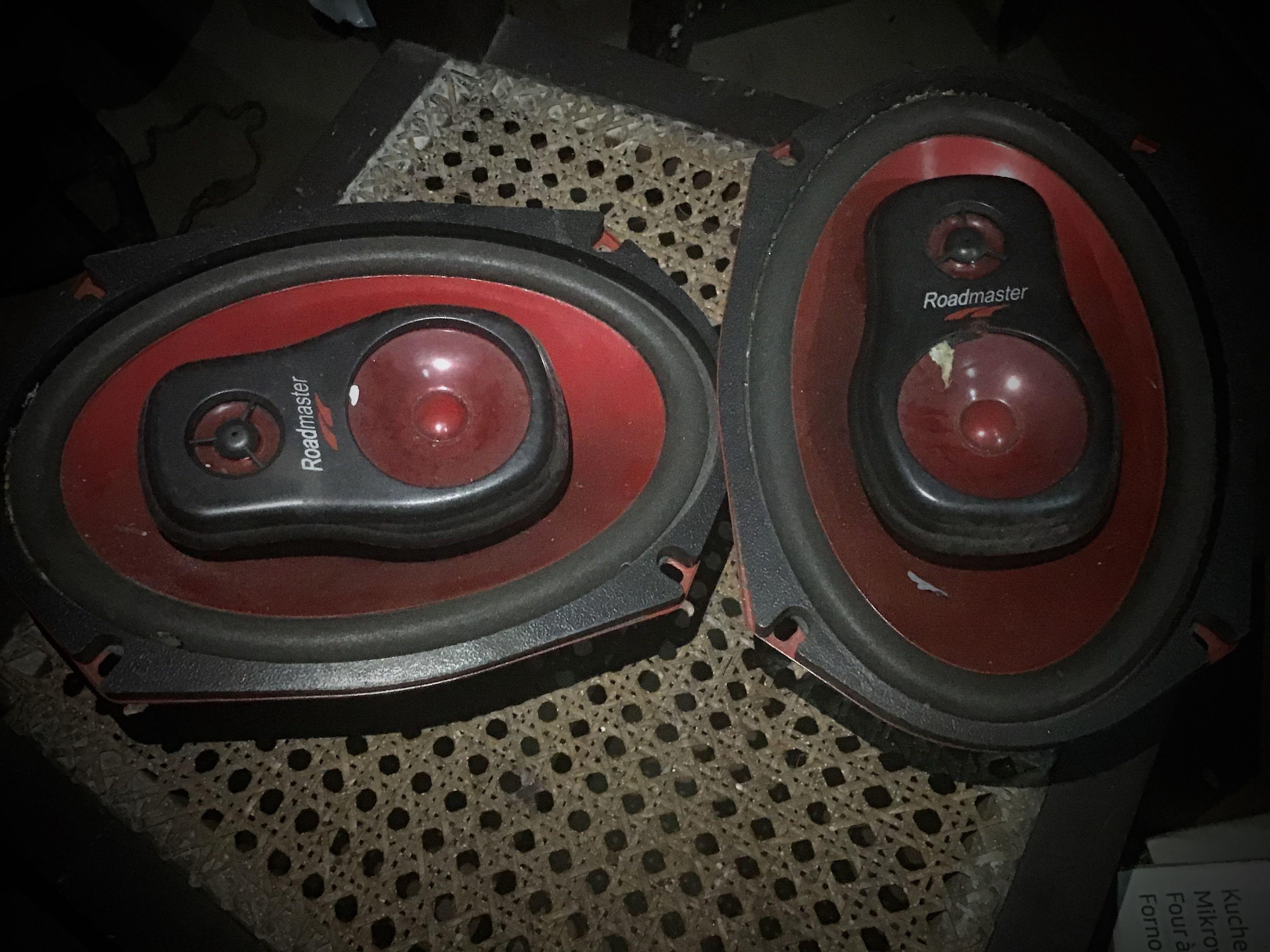 Road master car speakers (Category: Audio, Video, Alarm and other Electronic Accessories) located in Quezon City. Submitted by dopetown (Listing ID 1061554207, Image 1). Description: .