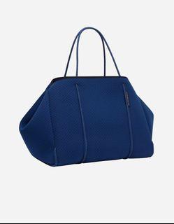 State of Escape Tote in Navy