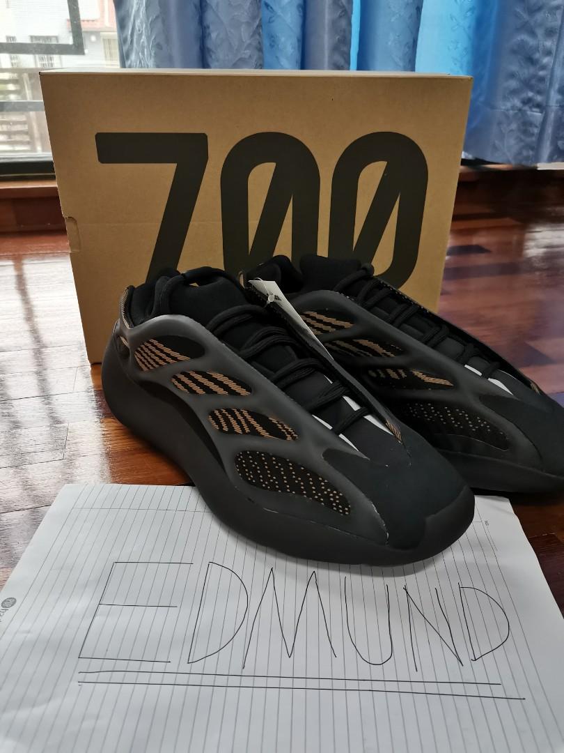 yeezy 700v3 clay