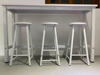 Bar table c/with 3 bar stools