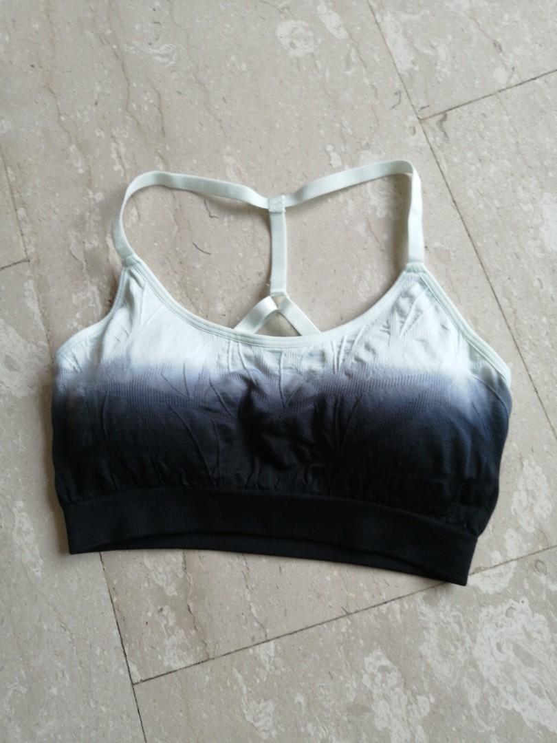 Wiskii Active Wear - Angle Crossover Sports Bra, Women's Fashion, Activewear  on Carousell